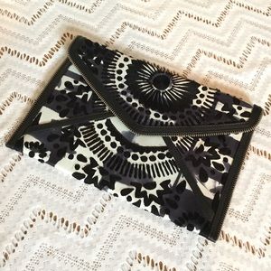 **LAST CHANCE** Rebecca Minkoff  Leo Clutch